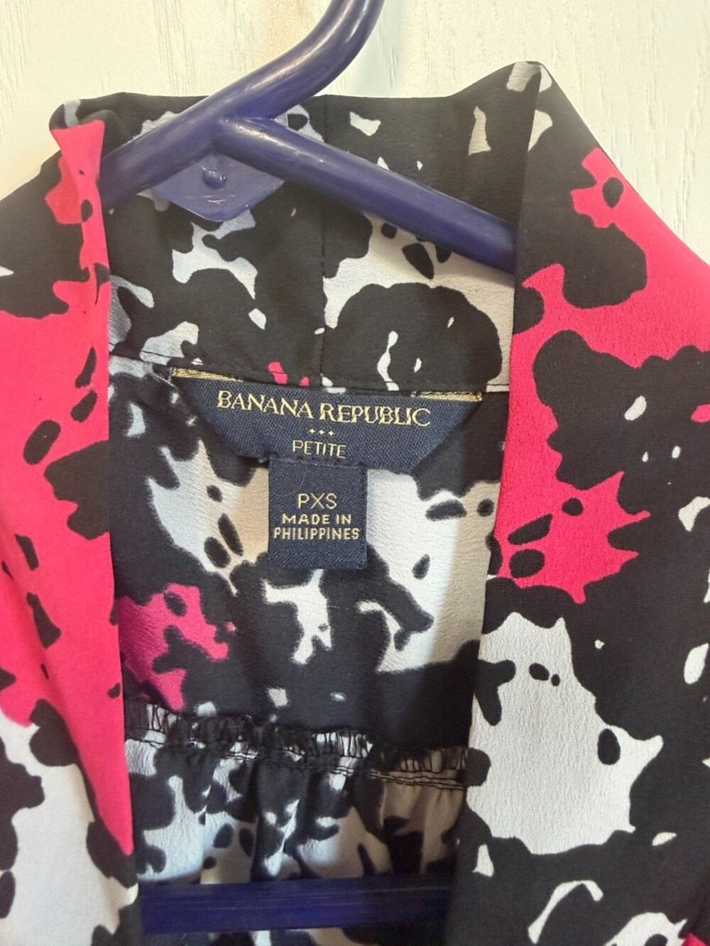 Banana Republic Women's Tie Front Blouse Pink Black Abstract Office Career Top - Picture 4 of 5